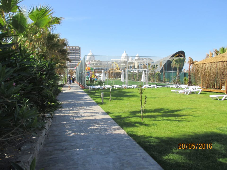 2e Weg nach dem Strand Saturn Palace Resort Hotel