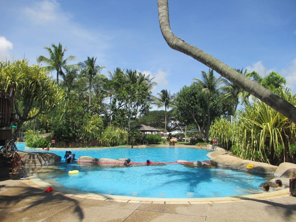 Pool Shangri-La's Rasa Ria Resort & Spa