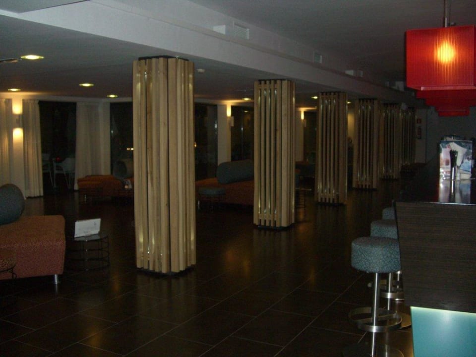 Innenbar bei der der Lobby  Iberostar Waves Bahia de Palma