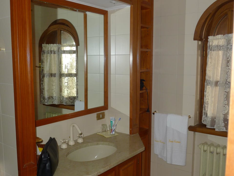 Doppelzimmer Bad mit Wanne Hotel Tenuta Cusmano