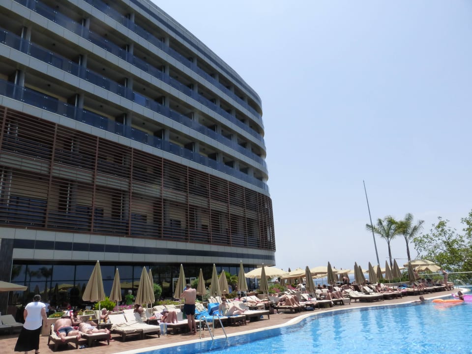 Een van de 2 zwembaden Michell Hotel & Spa