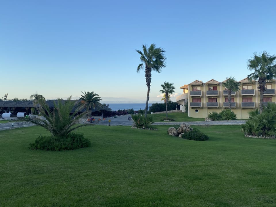 Gartenanlage Hotel Kalithea Horizon Royal