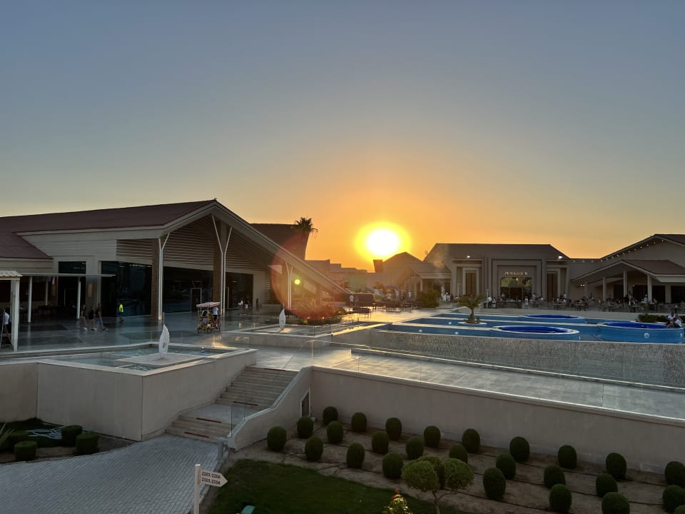 Außenansicht Pickalbatros Sea World Resort - Marsa Alam