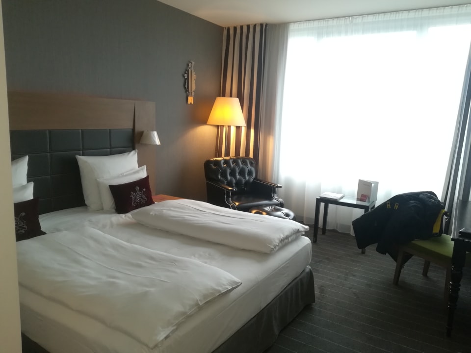 Zimmer Mövenpick Hotel Stuttgart Airport