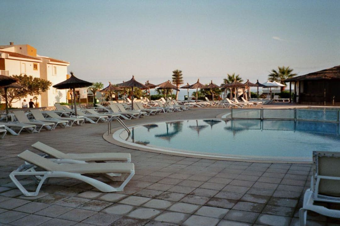 Hotelpool blau punta reina