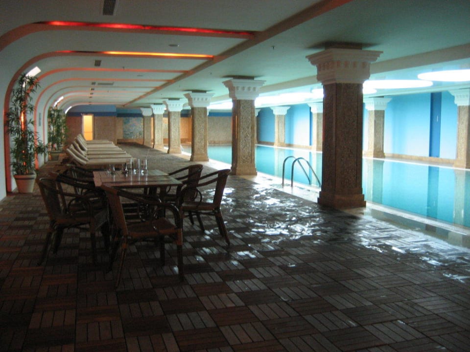 Pool innen Orange County Kemer