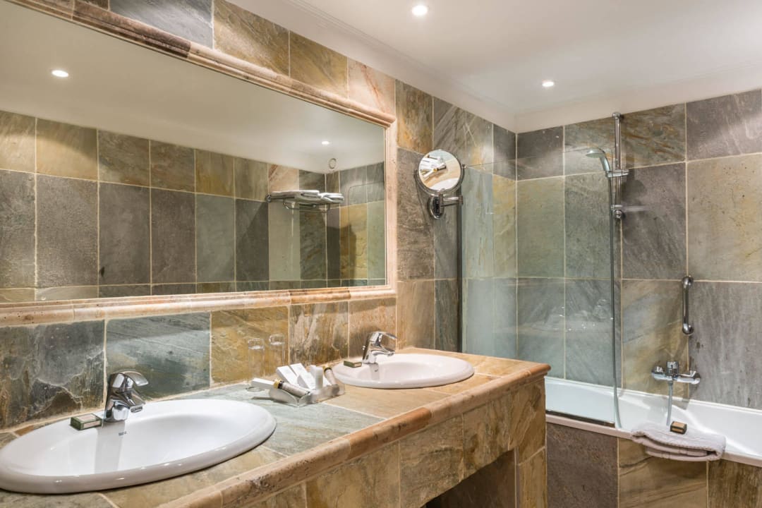 SDB Hotel La Bastide De Tourtour