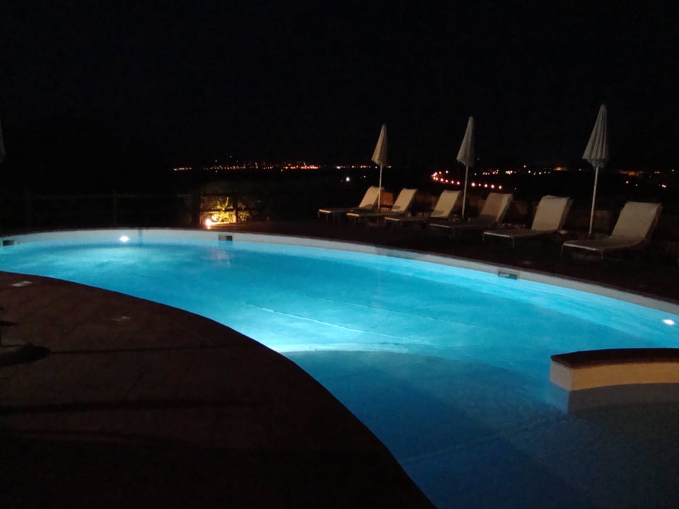 Pool bei Nacht Club Esse Porto Rafael