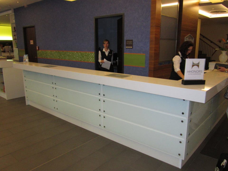 Lobby des Hotels Hampton by Hilton Berlin City West