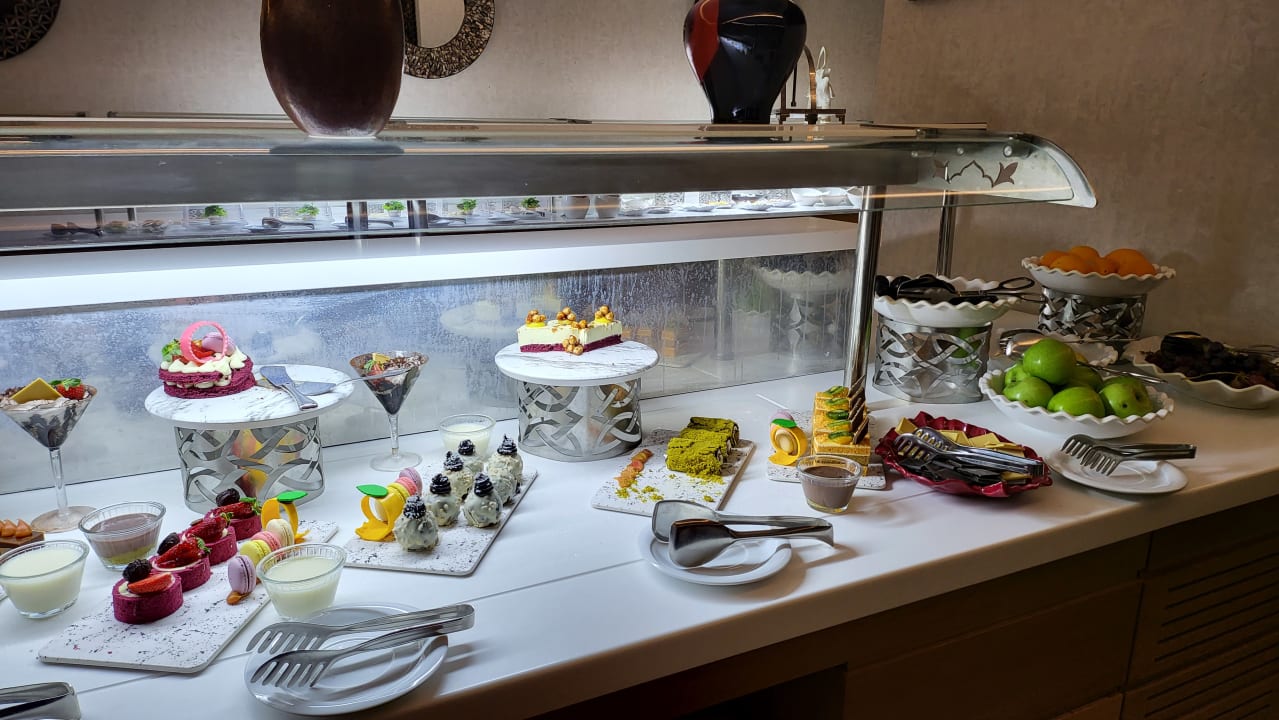 Gastro Royal Taj Mahal Hotel