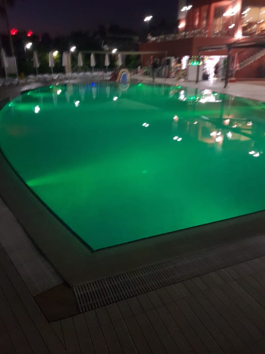 Pool Royal Atlantis Beach Hotel