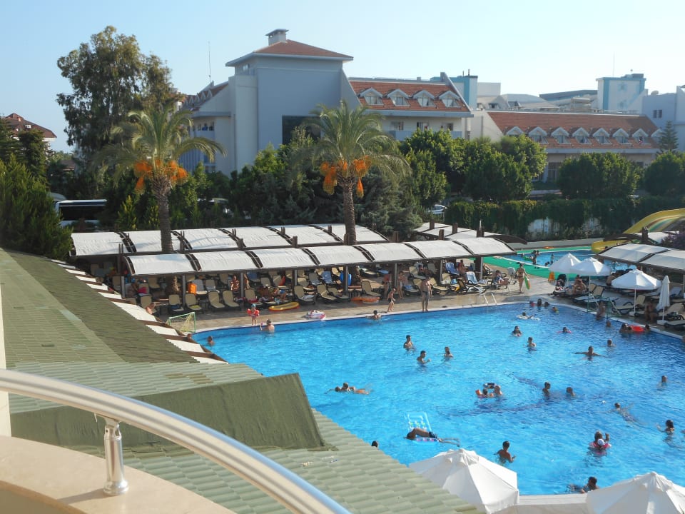 Pool Side Breeze Hotel