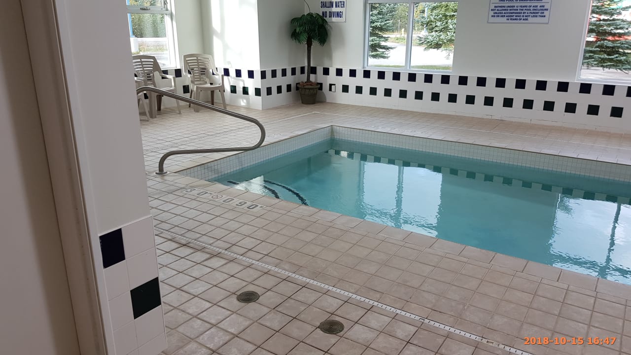 Pool Motel 6 Huntsville