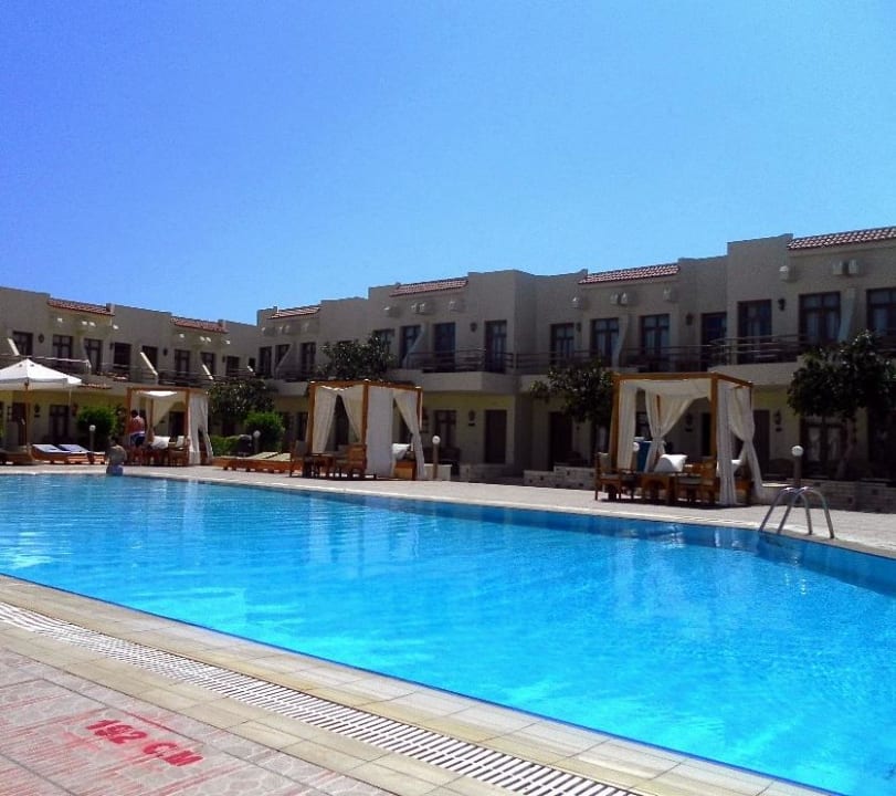 Территория Cataract Layalina Hotel Naama Bay