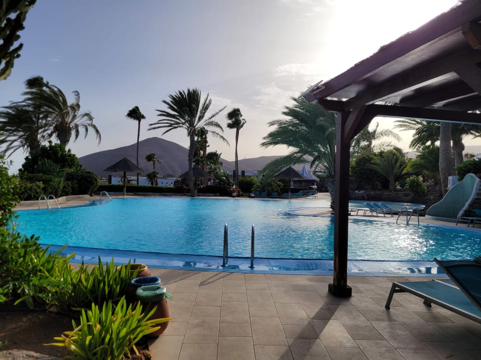 Pool ROBINSON ESQUINZO PLAYA