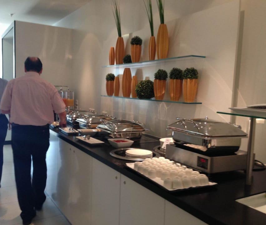 Frühstück Vienna House by Wyndham Andel's Berlin