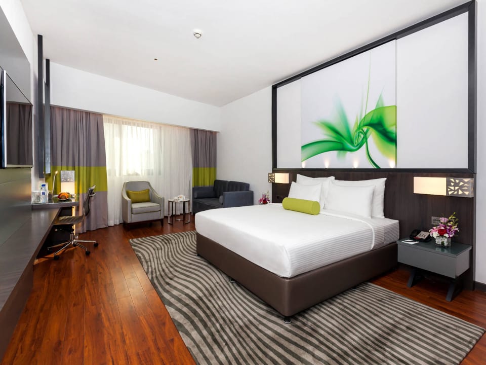 Royal-Suite Lotus Retreat Hotel