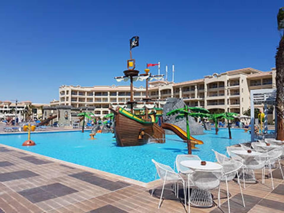 Albatros White Beach  Pickalbatros White Beach Resort - Hurghada