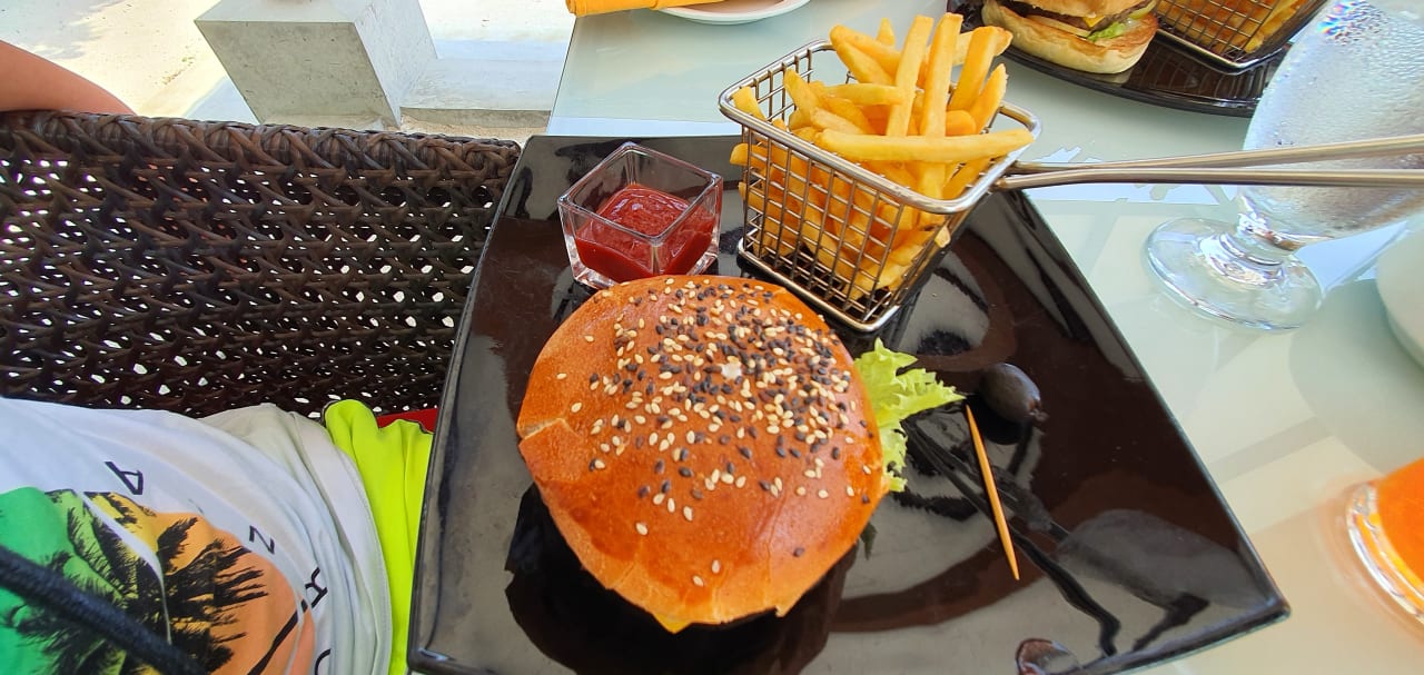 Gastro Adaaran Select Meedhupparu Island Resort - Premium All Inclusive