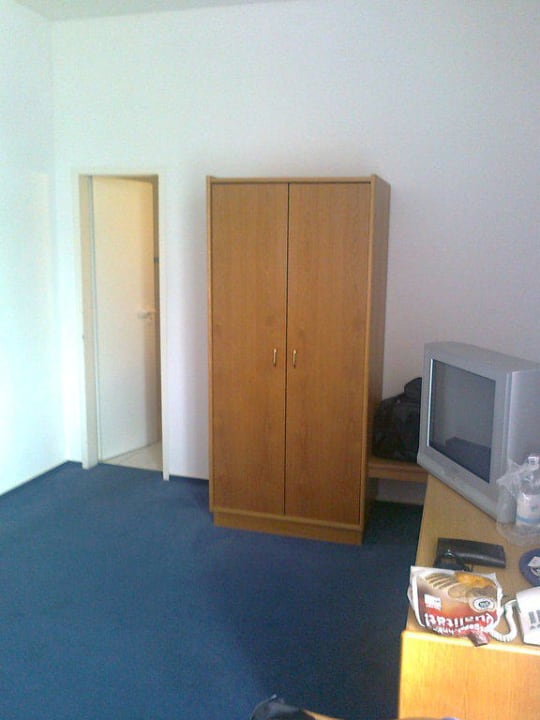 Schmale Badezimmertür Hotel Zur Eldenburg