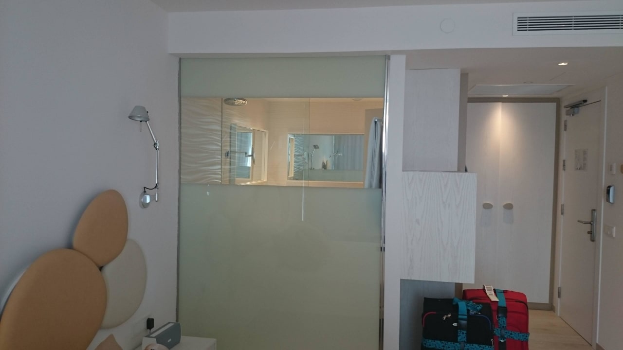 Blick auf die Dusche und Bad Son Moll Sentits Hotel & Spa