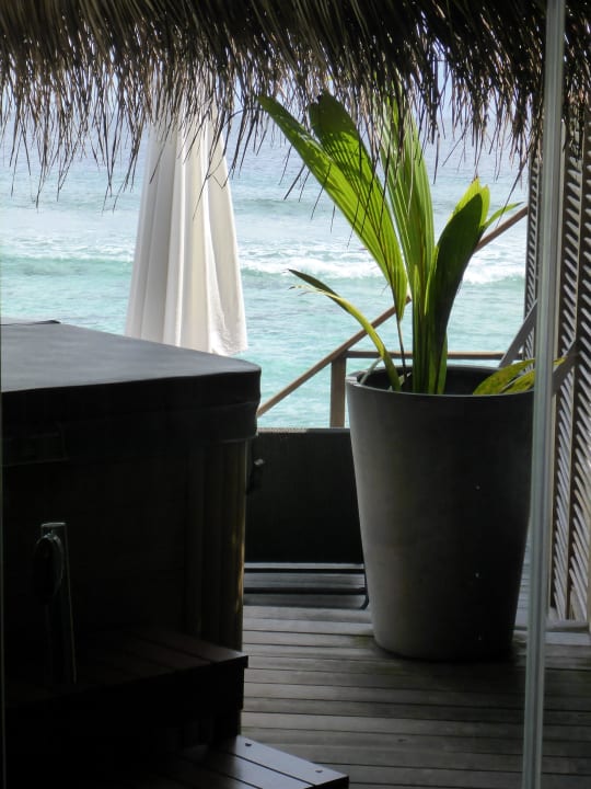 Blick aus der Dusche Kuramathi Maldives