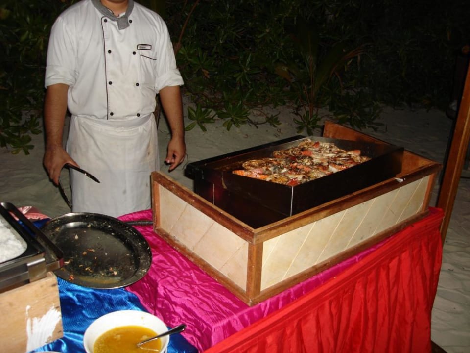 Büffet am Strand Eri Maldives