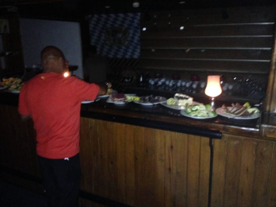 Essen im Dunkel Ghazala Beach