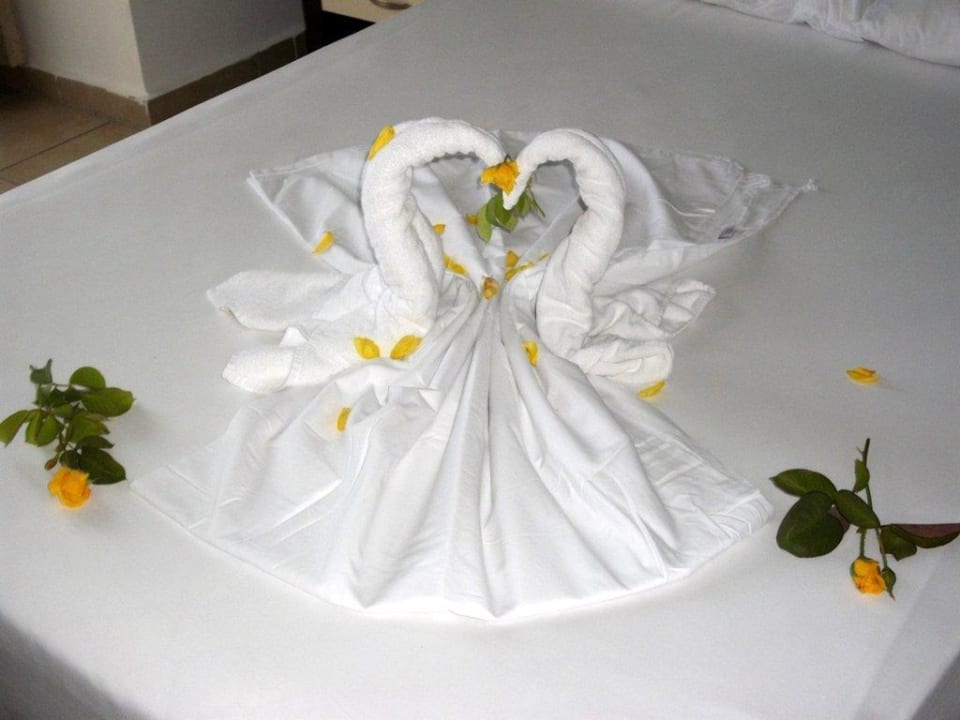 geschmücktes Bett vom Zimmerpersonal Oz Hotels Incekum Beach