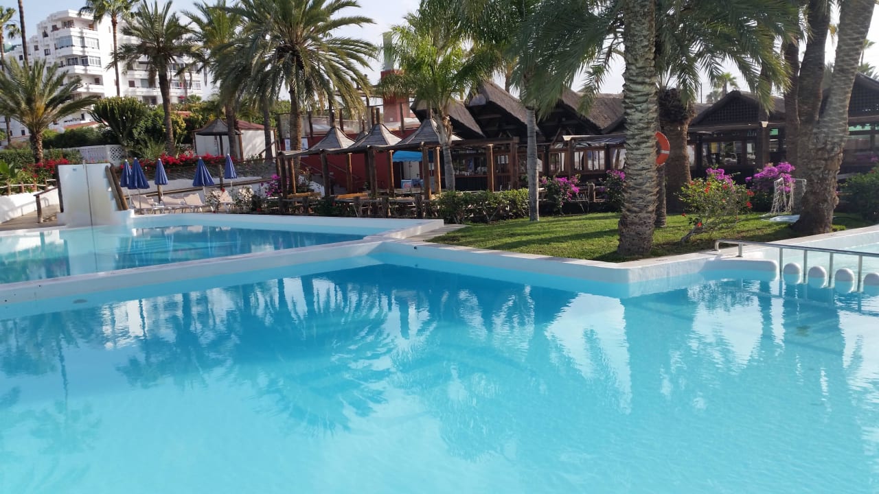Der Pool HL Miraflor Suites Hotel
