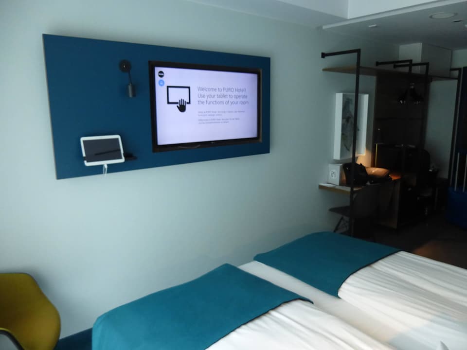 TV mit Tabletsteuerung Puro Hotel Poznań