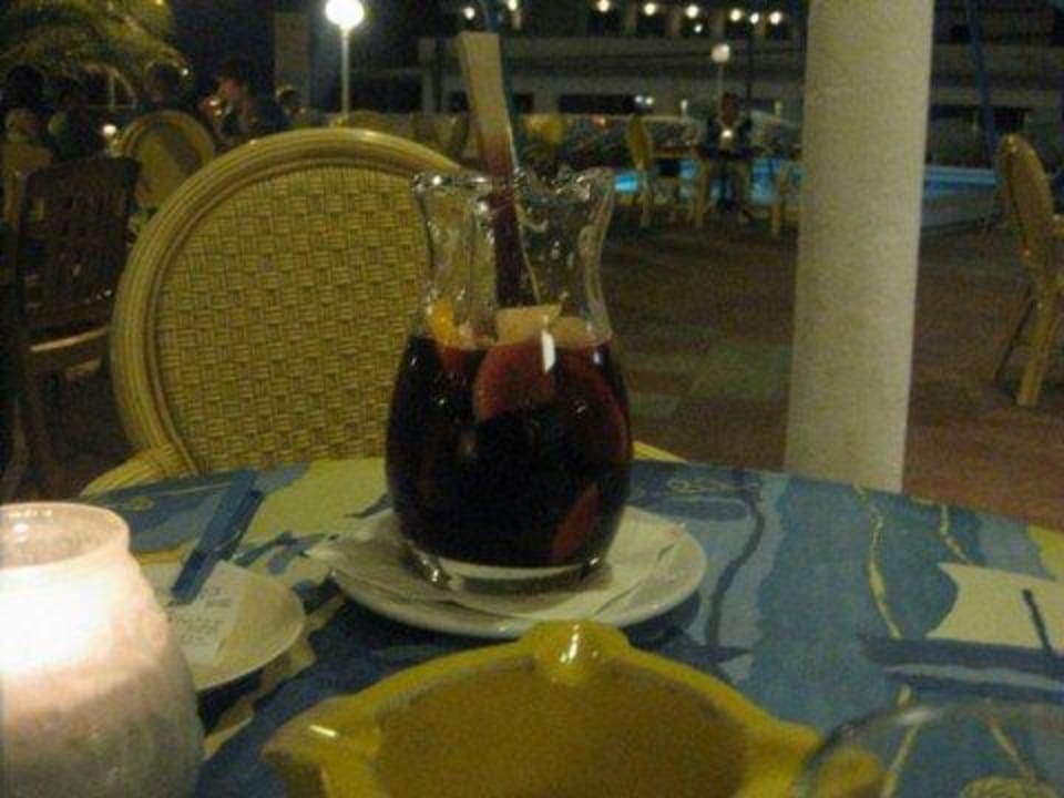 1 Liter Sangria von der Hotelbar Hotel Osiris