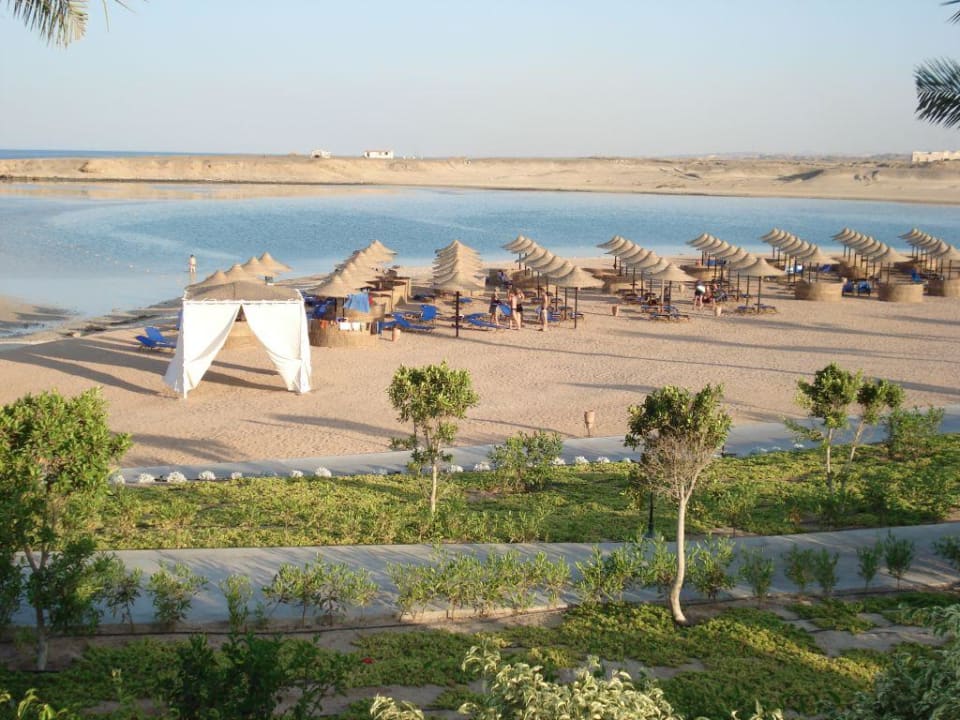 Blick von der Anlage auf den Strand TUI MAGIC LIFE Kalawy