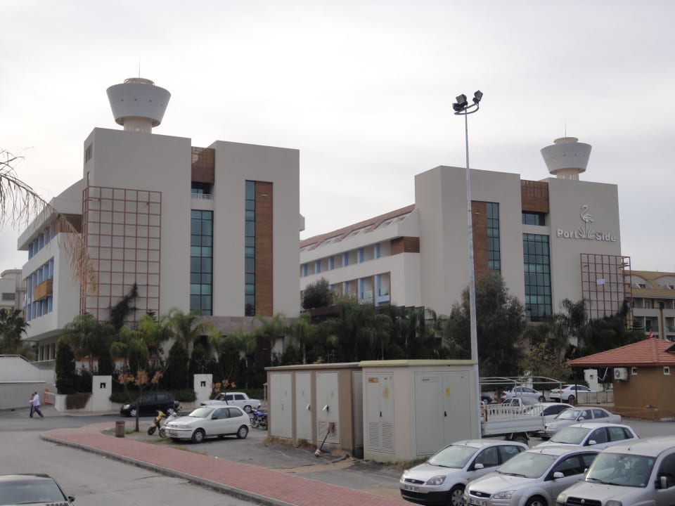 Hotel von der Landseite Port Side Resort Hotel