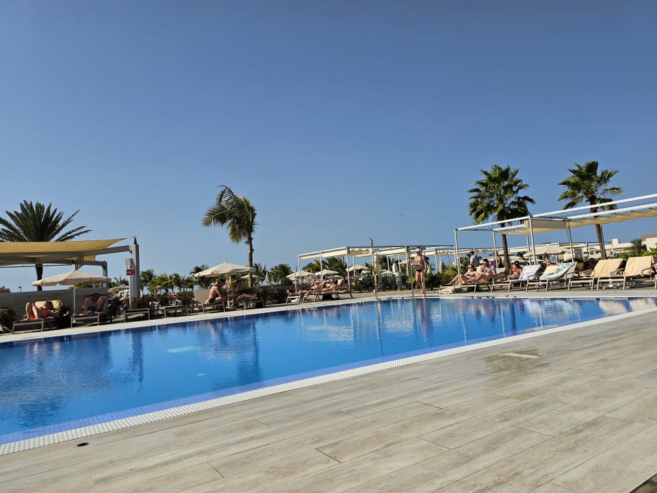 Pool Hotel Riu Karamboa