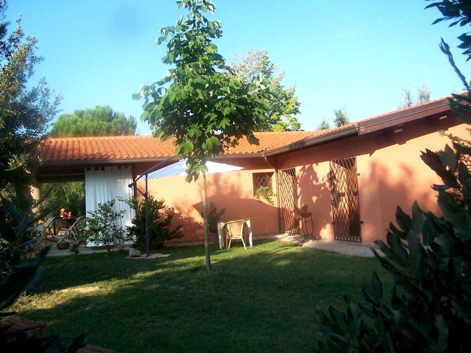 Il giardino ad uso esclusivo degli ospiti Guesthouse Alcentoventitre