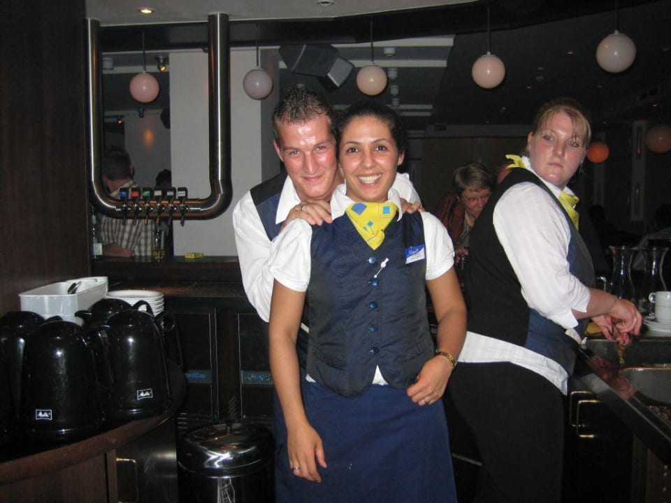 Bedienung in der Disco Morada Hotel Isetal