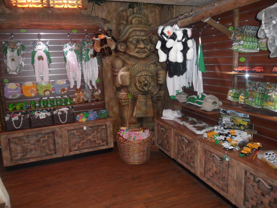 Eingang Abenteuer-Dschungelland Ferienwohnungen Ferienpark Weissenhäuser Strand