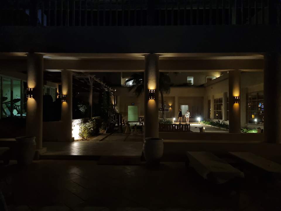 Gartenanlage The Breakers Diving & Surfing Lodge