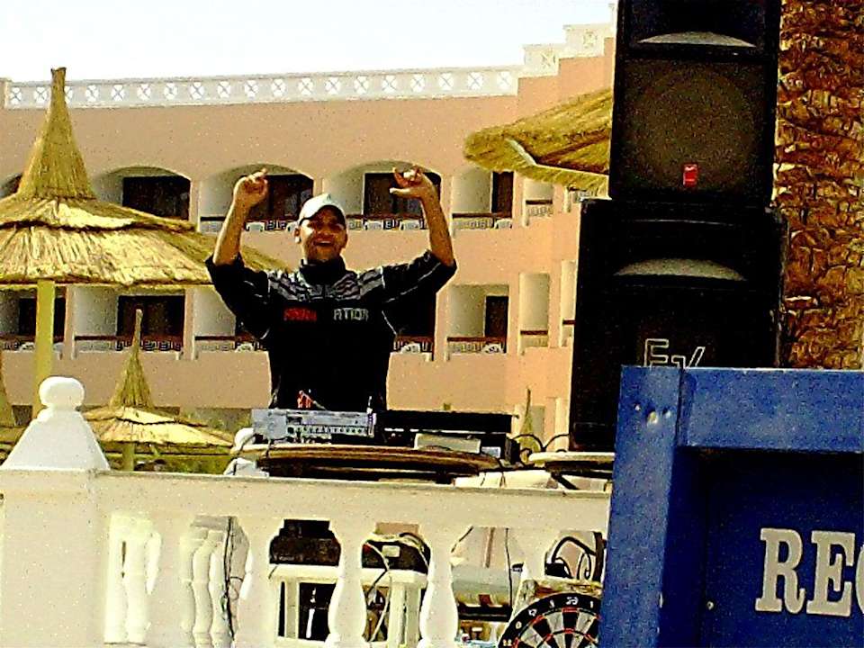DJ Sharks Beach Albatros Resort