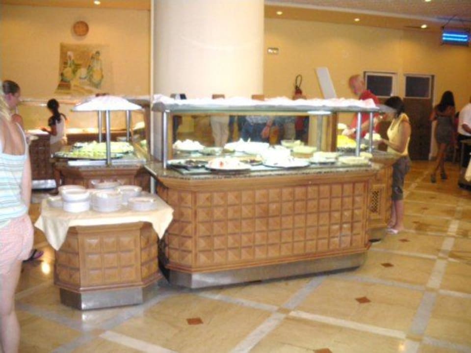 Buffet Hotel El Mouradi Skanes Beach