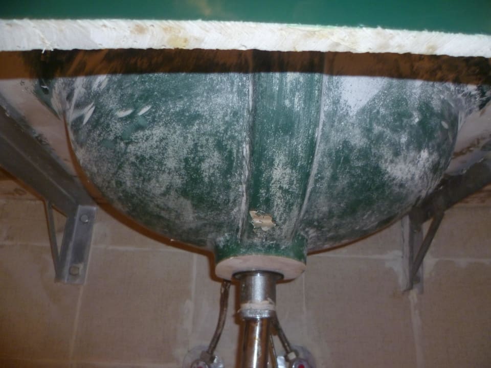 Waschbecken von unten Riviera Aqua Park Resort