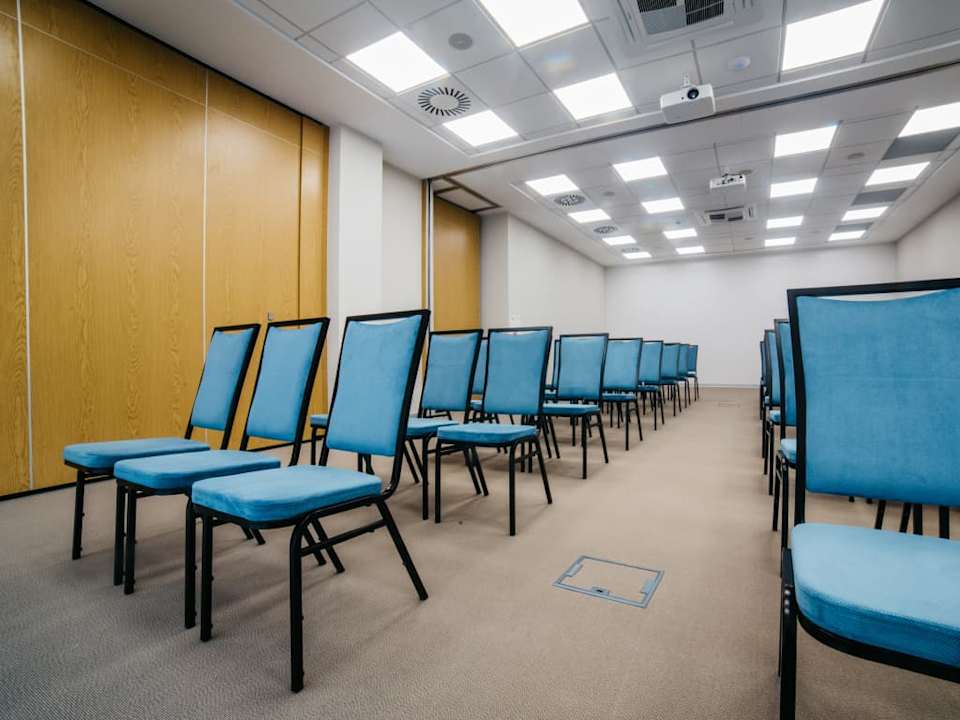 Układ Teatralny w Sali Konferencyjnej Q Hotel Plus Katowice