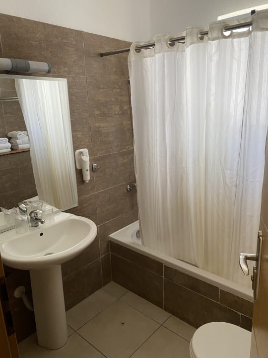 Zimmer Sandy Beach Resort