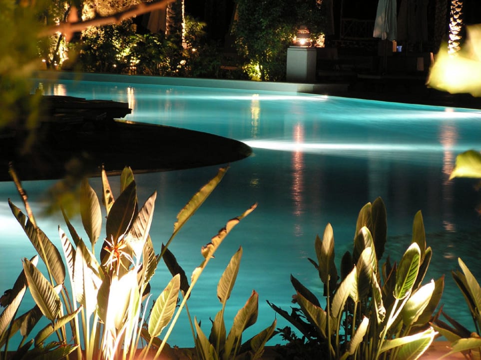 Pool bei Nacht Makadi Palace