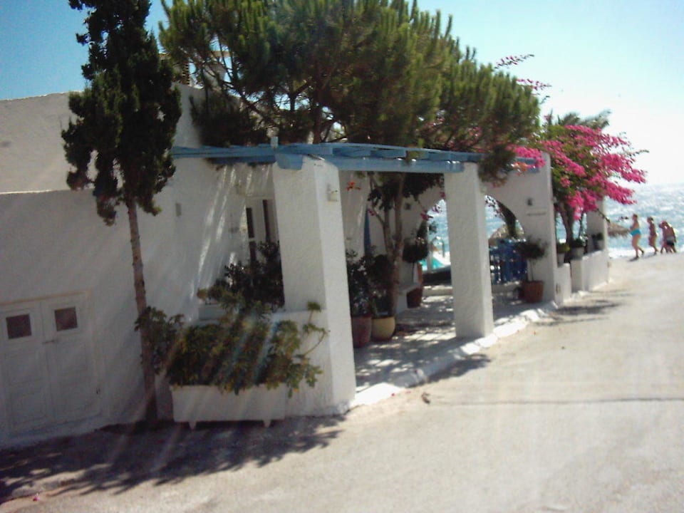 Außenansicht auf das Hotel Sigalas Sigalas Hotel and Apartments