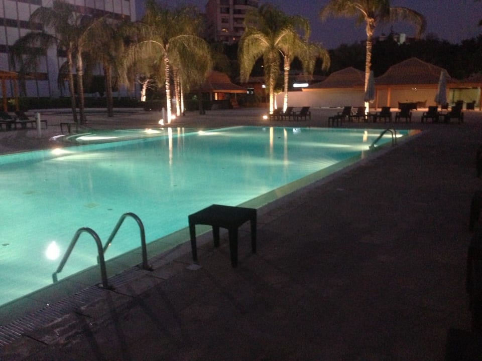 Piscina climatizada Hilton Cairo Heliopolis