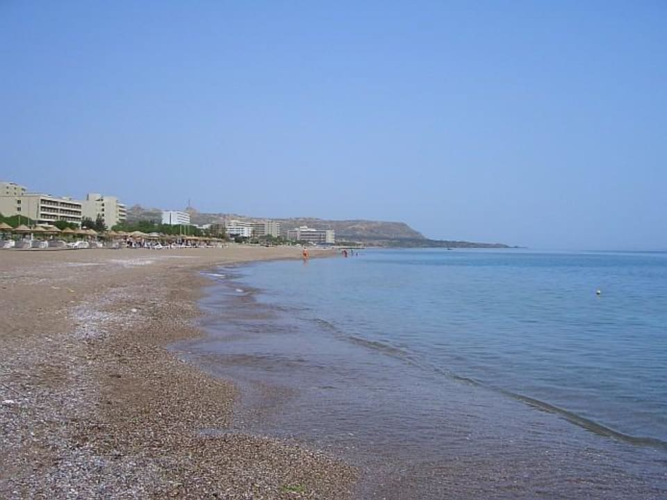 Blick vom Hotel-Strand in Richtung Rhodos Stadt Calypso Palace
