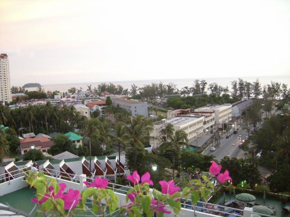 Ausblick zum Zentrum von Karon Beach Best Western Phuket Ocean Resort