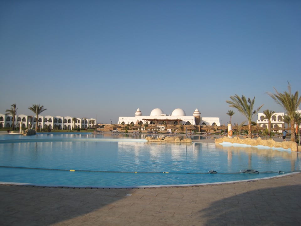 Sehr große Poolanlage Hotel Gorgonia Beach Resort